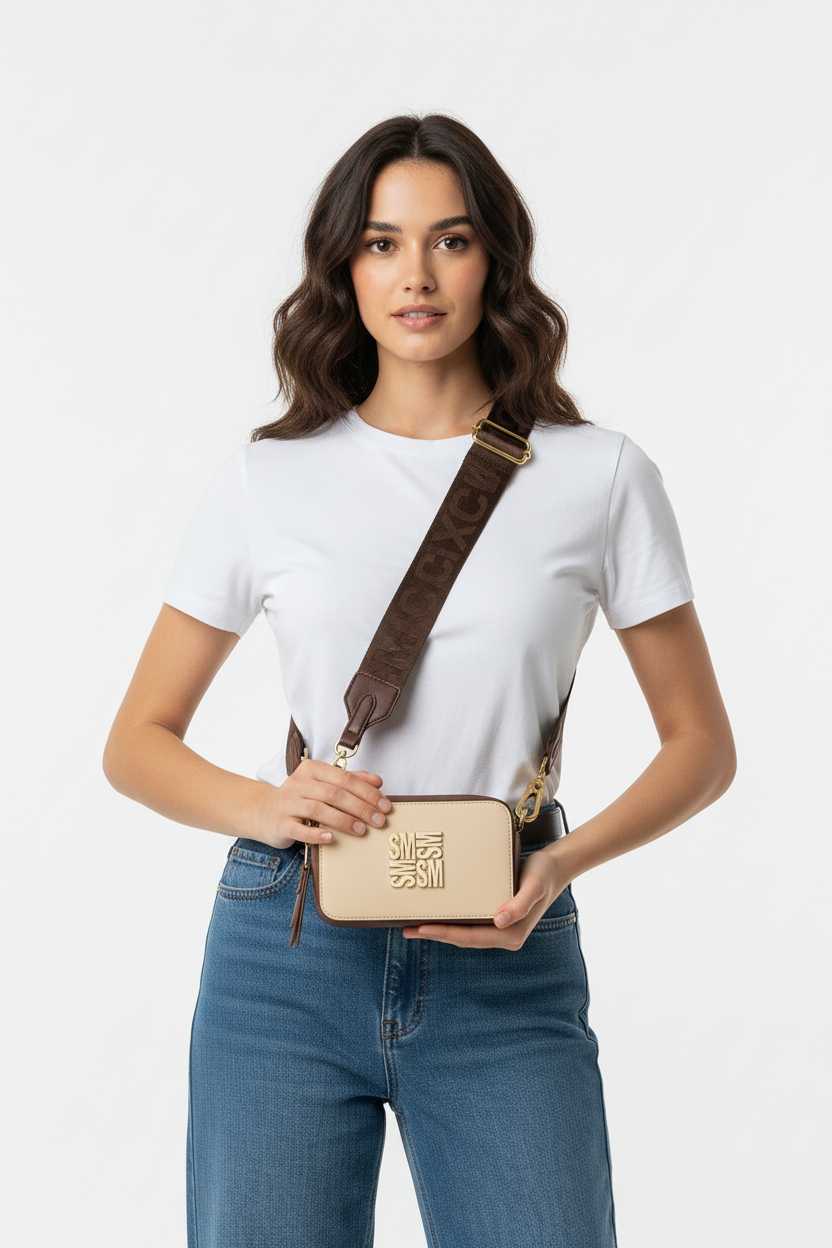 Model met tas, overzichtsfoto